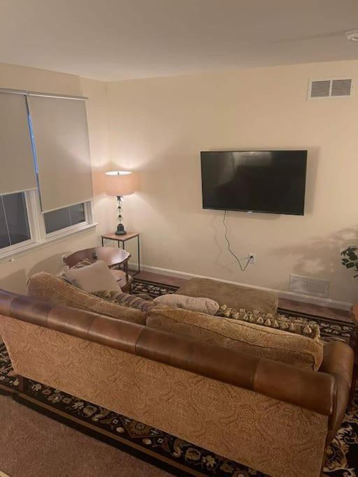 Entire Private 2 Bedrooms House, Nice Neighborhood Arnold Екстериор снимка